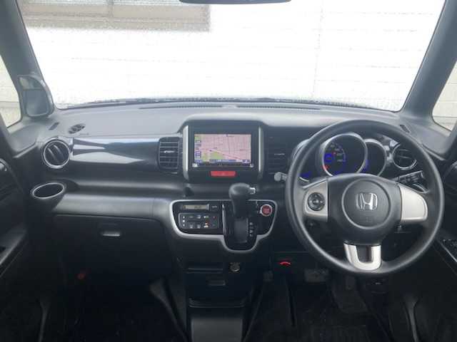 ホンダ Ｎ ＢＯＸ カスタム G Lパッケージ 三重県 2013(平25)年 9万km クリスタルブラックパール (株)IDOMが運営する【じしゃロン四日市店】の自社ローン専用車両になります。こちらは現金またはオートローンご利用時の価格です。自社ローンご希望の方は別途その旨お申付け下さい/社外SDナビ（CD/AM/FM）/ワンセグTV/パドルシフト/片側パワースライド/純正14インチAW/エンジンスタートボタン/スマートキー/アイドリングストップ/純正フロアマット/キセノンライト