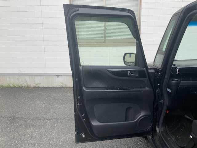 ホンダ Ｎ ＢＯＸ カスタム G Lパッケージ 三重県 2013(平25)年 9万km クリスタルブラックパール (株)IDOMが運営する【じしゃロン四日市店】の自社ローン専用車両になります。こちらは現金またはオートローンご利用時の価格です。自社ローンご希望の方は別途その旨お申付け下さい/社外SDナビ（CD/AM/FM）/ワンセグTV/パドルシフト/片側パワースライド/純正14インチAW/エンジンスタートボタン/スマートキー/アイドリングストップ/純正フロアマット/キセノンライト