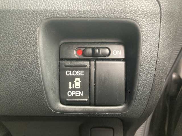 ホンダ Ｎ ＢＯＸ カスタム G Lパッケージ 三重県 2013(平25)年 9万km クリスタルブラックパール (株)IDOMが運営する【じしゃロン四日市店】の自社ローン専用車両になります。こちらは現金またはオートローンご利用時の価格です。自社ローンご希望の方は別途その旨お申付け下さい/社外SDナビ（CD/AM/FM）/ワンセグTV/パドルシフト/片側パワースライド/純正14インチAW/エンジンスタートボタン/スマートキー/アイドリングストップ/純正フロアマット/キセノンライト