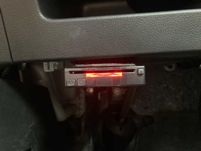 ホンダ Ｎ ＢＯＸ カスタム G Lパッケージ 三重県 2013(平25)年 9万km クリスタルブラックパール (株)IDOMが運営する【じしゃロン四日市店】の自社ローン専用車両になります。こちらは現金またはオートローンご利用時の価格です。自社ローンご希望の方は別途その旨お申付け下さい/社外SDナビ（CD/AM/FM）/ワンセグTV/パドルシフト/片側パワースライド/純正14インチAW/エンジンスタートボタン/スマートキー/アイドリングストップ/純正フロアマット/キセノンライト