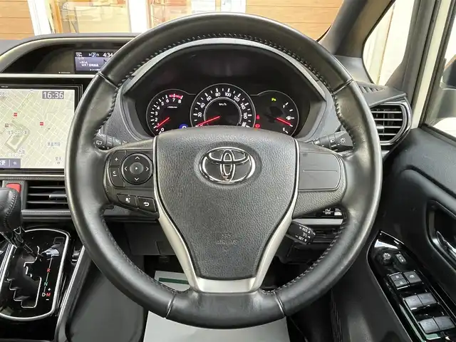 トヨタ ヴォクシー ZS 煌Ⅲ 宮崎県 2021(令3)年 3.8万km ホワイトパールクリスタルシャイン ワンオーナー/ディーラー純正ナビ(NSZN-Z08T)/(BT/AM/FM/CD/DVD)/バックカメラ/フルセグテレビ/スマートキー/ETC/前後ドライブレコーダー/ハーフレザー/両側パワースライドドア/オートマチックハイビーム/プッシュスタート/クルーズコントロール/LEDヘッドライト/アイドリングストップ