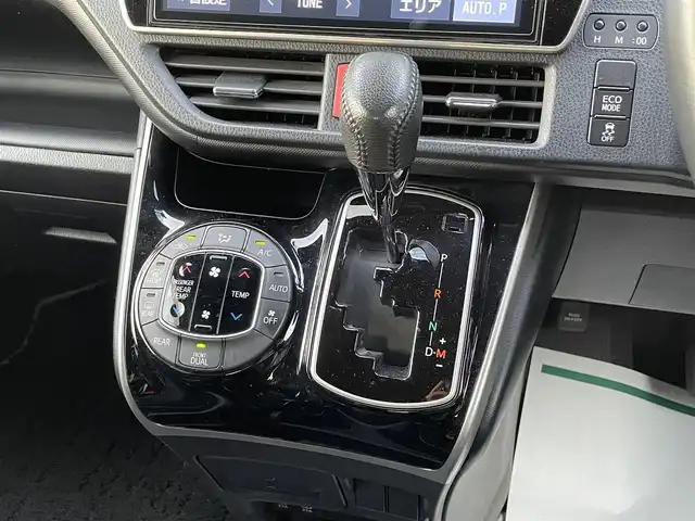 トヨタ ヴォクシー ZS 煌Ⅲ 宮崎県 2021(令3)年 3.8万km ホワイトパールクリスタルシャイン ワンオーナー/ディーラー純正ナビ(NSZN-Z08T)/(BT/AM/FM/CD/DVD)/バックカメラ/フルセグテレビ/スマートキー/ETC/前後ドライブレコーダー/ハーフレザー/両側パワースライドドア/オートマチックハイビーム/プッシュスタート/クルーズコントロール/LEDヘッドライト/アイドリングストップ