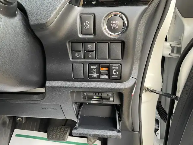 トヨタ ヴォクシー ZS 煌Ⅲ 宮崎県 2021(令3)年 3.8万km ホワイトパールクリスタルシャイン ワンオーナー/ディーラー純正ナビ(NSZN-Z08T)/(BT/AM/FM/CD/DVD)/バックカメラ/フルセグテレビ/スマートキー/ETC/前後ドライブレコーダー/ハーフレザー/両側パワースライドドア/オートマチックハイビーム/プッシュスタート/クルーズコントロール/LEDヘッドライト/アイドリングストップ