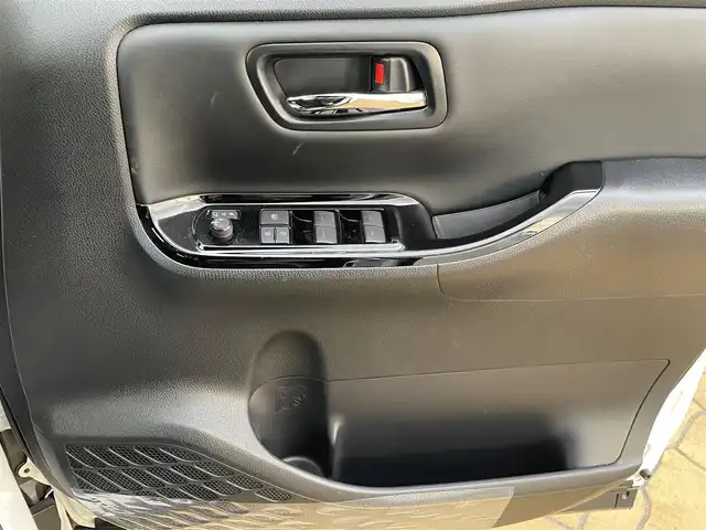 トヨタ ヴォクシー ZS 煌Ⅲ 宮崎県 2021(令3)年 3.8万km ホワイトパールクリスタルシャイン ワンオーナー/ディーラー純正ナビ(NSZN-Z08T)/(BT/AM/FM/CD/DVD)/バックカメラ/フルセグテレビ/スマートキー/ETC/前後ドライブレコーダー/ハーフレザー/両側パワースライドドア/オートマチックハイビーム/プッシュスタート/クルーズコントロール/LEDヘッドライト/アイドリングストップ