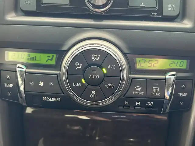 トヨタ マークＸ 250G 沖縄県 2014(平26)年 6.8万km パール (株)IDOMが運営する【じしゃロンコザ店】の自社ローン専用車両になりますこちらは現金またはオートローンご利用時の価格です。自社ローンご希望の方は別途その旨お申付け下さい/ＣＤ再生　/ＥＴＣ　/スマートキー/パワーシート　/パワーステアリング　/パワーウィンドウ　/プッシュスタート/純正フロアマット　/純正アルミホイール　/カーテンエアバック　/キセノンヘッドライト　/取扱説明書