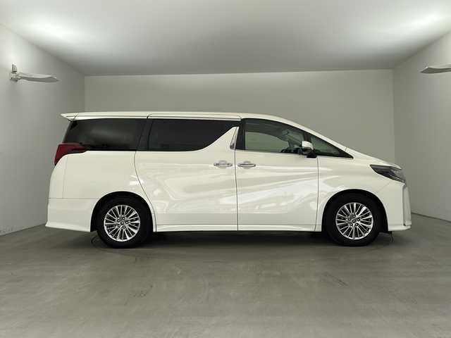 トヨタ アルファード S Cパッケージ 兵庫県 2018(平30)年 3.9万km ラグジュアリーホワイトパールクリスタルシャインガラスフレーク ・純正ナビ（フルセグ・CD・DVD・SD・BT・HDMI）/・バックカメラ/・デジタルインナーミラー/・サンルーフ/・ドライブレコーダー/・ビルトインETC2.0/・レーントレーシングアシスト/・クリアランスソナー/・パーキングサポートブレーキ/・プリクラッシュセーフティ/・ロードサインアシスト/・ナノイー/・オートマチックハイビーム/・三眼LEDオートライト/・フォグランプ/・電動パーキングブレーキ/・ブレーキホールド/・ステアリングヒーター/・合皮シート/・シートヒーター/・シートベンチレーション/・パワーシート/・両側パワースライドドア/・パワーバックドア/・純正フリップダウンモニター/・AC100V/・プッシュスタート/・スマートキー/・W＋サイドエアバック/・カーテンエアバック