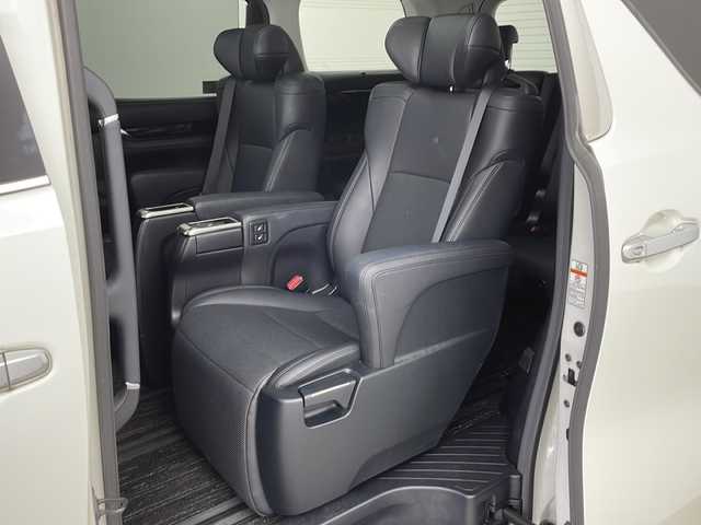 トヨタ アルファード S Cパッケージ 兵庫県 2018(平30)年 3.9万km ラグジュアリーホワイトパールクリスタルシャインガラスフレーク ・純正ナビ（フルセグ・CD・DVD・SD・BT・HDMI）/・バックカメラ/・デジタルインナーミラー/・サンルーフ/・ドライブレコーダー/・ビルトインETC2.0/・レーントレーシングアシスト/・クリアランスソナー/・パーキングサポートブレーキ/・プリクラッシュセーフティ/・ロードサインアシスト/・ナノイー/・オートマチックハイビーム/・三眼LEDオートライト/・フォグランプ/・電動パーキングブレーキ/・ブレーキホールド/・ステアリングヒーター/・合皮シート/・シートヒーター/・シートベンチレーション/・パワーシート/・両側パワースライドドア/・パワーバックドア/・純正フリップダウンモニター/・AC100V/・プッシュスタート/・スマートキー/・W＋サイドエアバック/・カーテンエアバック