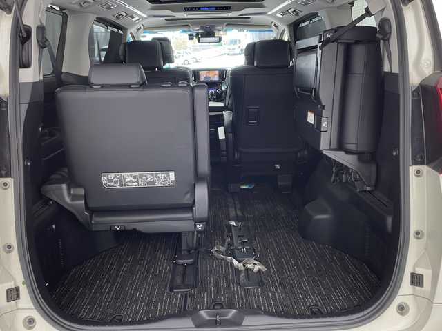 トヨタ アルファード S Cパッケージ 兵庫県 2018(平30)年 3.9万km ラグジュアリーホワイトパールクリスタルシャインガラスフレーク ・純正ナビ（フルセグ・CD・DVD・SD・BT・HDMI）/・バックカメラ/・デジタルインナーミラー/・サンルーフ/・ドライブレコーダー/・ビルトインETC2.0/・レーントレーシングアシスト/・クリアランスソナー/・パーキングサポートブレーキ/・プリクラッシュセーフティ/・ロードサインアシスト/・ナノイー/・オートマチックハイビーム/・三眼LEDオートライト/・フォグランプ/・電動パーキングブレーキ/・ブレーキホールド/・ステアリングヒーター/・合皮シート/・シートヒーター/・シートベンチレーション/・パワーシート/・両側パワースライドドア/・パワーバックドア/・純正フリップダウンモニター/・AC100V/・プッシュスタート/・スマートキー/・W＋サイドエアバック/・カーテンエアバック