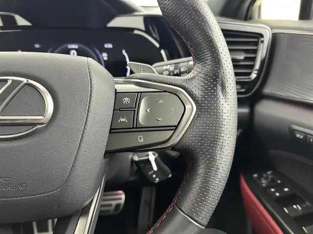 レクサス ＮＸ 350h Fスポーツ 千葉県 2023(令5)年 5.2万km ホワイトノーヴァガラスフレーク 禁煙車/ワンオーナー/レクサスセーフティセンス/・レーンディパーチャーアラート/・クリアランスソナー/・ブラインドスポットモニター/・パーキンサポートブレーキ/・ヘッドアップディスプレイ/・レーダークルーズコントロール/サンルーフ/パワーバックドア/オレンジブレーキキャリパー/純正14型ディスプレイオーディオナビ付き/・Bluetooth/USB/・全方位カメラ/・ビルトインETC2.0/・パドルシフト/革巻きステアリング/・ステアリングスイッチ/・ステアリングヒーター/赤革レザーシート/・DNシートヒーター/・DNエアーシート/・DNパワーシート/・D席メモリ付き/置くだけ充電/純正フロアマット/純正20インチAW/オートライト/・オートマチックハイビーム/・LEDヘッドライト/・LEDフォグランプ