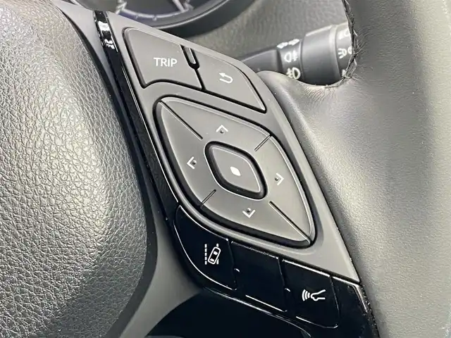 トヨタ Ｃ－ＨＲ G LEDエディション 岐阜県 2018(平30)年 5.1万km ホワイトパールクリスタルシャイン ワンオーナー/TRDフルエアロ/LEDエディション/C-HR専用ALPINE社製SDナビ/-BT/DVD/フルセグTV/カーアロマ/プラズマクラスター/LEDヘッドライト/オートハイビーム/ブレーキホールド/ドライブレコーダー/ハーフレザーシート/電動パーキングブレーキ/ステアリングスイッチ/取扱説明書/保証書/スマートキー2本/純正フロアマット/バックカメラ/ETC