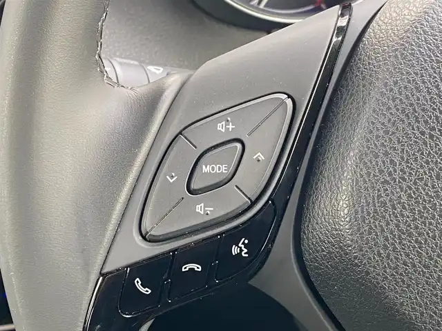 トヨタ Ｃ－ＨＲ G LEDエディション 岐阜県 2018(平30)年 5.1万km ホワイトパールクリスタルシャイン ワンオーナー/TRDフルエアロ/LEDエディション/C-HR専用ALPINE社製SDナビ/-BT/DVD/フルセグTV/カーアロマ/プラズマクラスター/LEDヘッドライト/オートハイビーム/ブレーキホールド/ドライブレコーダー/ハーフレザーシート/電動パーキングブレーキ/ステアリングスイッチ/取扱説明書/保証書/スマートキー2本/純正フロアマット/バックカメラ/ETC