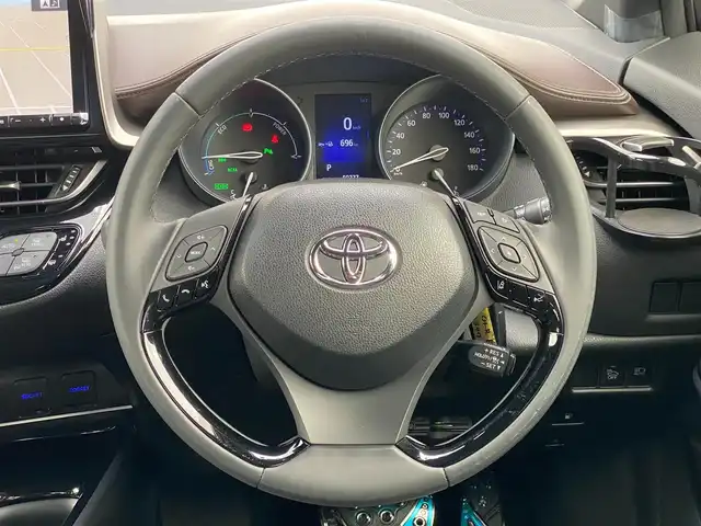 トヨタ Ｃ－ＨＲ G LEDエディション 岐阜県 2018(平30)年 5.1万km ホワイトパールクリスタルシャイン ワンオーナー/TRDフルエアロ/LEDエディション/C-HR専用ALPINE社製SDナビ/-BT/DVD/フルセグTV/カーアロマ/プラズマクラスター/LEDヘッドライト/オートハイビーム/ブレーキホールド/ドライブレコーダー/ハーフレザーシート/電動パーキングブレーキ/ステアリングスイッチ/取扱説明書/保証書/スマートキー2本/純正フロアマット/バックカメラ/ETC