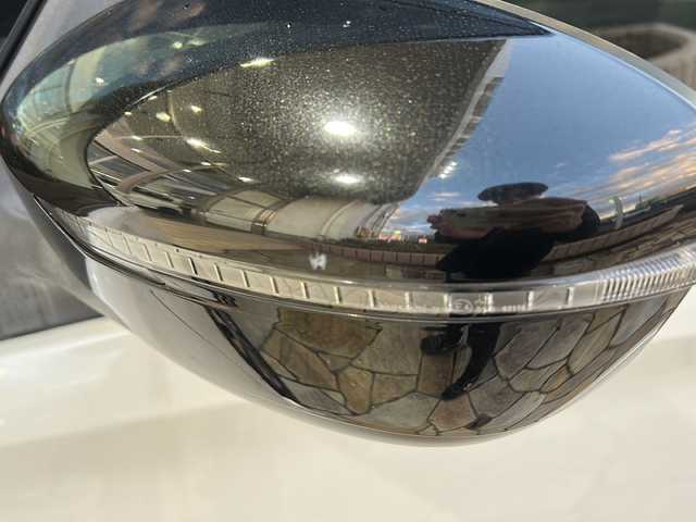 日産 セレナ ハイウェイスター 静岡県 2016(平28)年 9.2万km ブリリアントホワイトパール 2トーン 社外メモリナビ/・CD/・DVD/・フルセグＴＶ/・Bluetooth/・AM/・FM/主要装備/・両側パワスラ/・後席モニター/・衝突軽減/・クルコン/・ETC/・社外フロアマット/・純正アルミホイール/・LEDヘッドライト/・オートライト/・フォグランプ/・スマートキー/・プッシュスタート