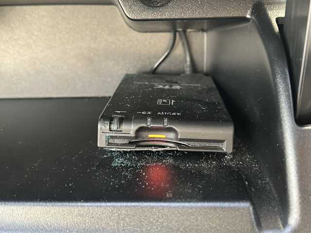 日産 セレナ ハイウェイスター 静岡県 2016(平28)年 9.2万km ブリリアントホワイトパール 2トーン 社外メモリナビ/・CD/・DVD/・フルセグＴＶ/・Bluetooth/・AM/・FM/主要装備/・両側パワスラ/・後席モニター/・衝突軽減/・クルコン/・ETC/・社外フロアマット/・純正アルミホイール/・LEDヘッドライト/・オートライト/・フォグランプ/・スマートキー/・プッシュスタート