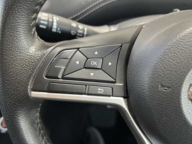 日産 セレナ ハイウェイスター 静岡県 2016(平28)年 9.2万km ブリリアントホワイトパール 2トーン 社外メモリナビ/・CD/・DVD/・フルセグＴＶ/・Bluetooth/・AM/・FM/主要装備/・両側パワスラ/・後席モニター/・衝突軽減/・クルコン/・ETC/・社外フロアマット/・純正アルミホイール/・LEDヘッドライト/・オートライト/・フォグランプ/・スマートキー/・プッシュスタート