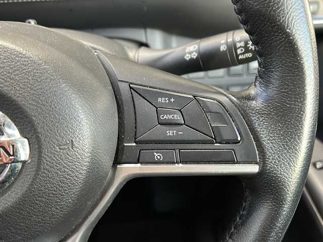 日産 セレナ ハイウェイスター 静岡県 2016(平28)年 9.2万km ブリリアントホワイトパール 2トーン 社外メモリナビ/・CD/・DVD/・フルセグＴＶ/・Bluetooth/・AM/・FM/主要装備/・両側パワスラ/・後席モニター/・衝突軽減/・クルコン/・ETC/・社外フロアマット/・純正アルミホイール/・LEDヘッドライト/・オートライト/・フォグランプ/・スマートキー/・プッシュスタート