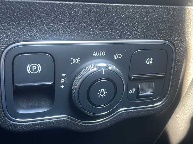 メルセデス・ベンツ ＧＬＢ２００ｄ AMGライン 栃木県 2021(令3)年 3.9万km マウンテングレー 純正ナビ /全周囲カメラ /アンビエントライト /フルセグTV Bluetooth /パワーシート /ドラレコ /シートメモリー/ レーダークルーズ /パワーバックドア /コーナーセンサー/ LED