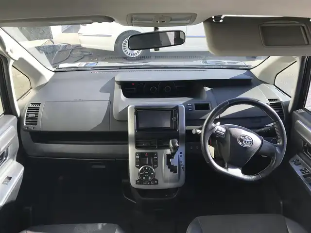 トヨタ ヴォクシー ZS 煌Z 富山県 2013(平25)年 5.4万km ブラック 純正ナビ/フルセグTV/バックカメラ/両側パワースライドドア/スマートキー/プッシュスタート/HIDヘッドライト/オートライト/ETC/ステアリングスイッチ/革巻きステアリング