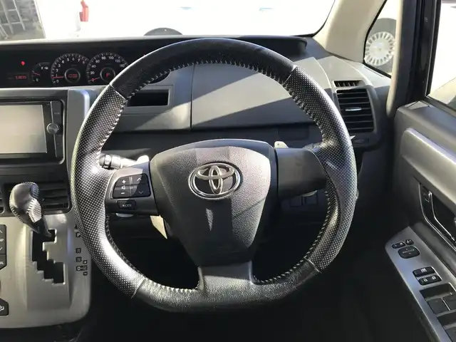 トヨタ ヴォクシー ZS 煌Z 富山県 2013(平25)年 5.4万km ブラック 純正ナビ/フルセグTV/バックカメラ/両側パワースライドドア/スマートキー/プッシュスタート/HIDヘッドライト/オートライト/ETC/ステアリングスイッチ/革巻きステアリング