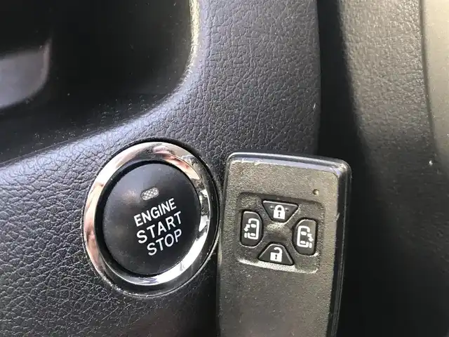 トヨタ ヴォクシー ZS 煌Z 富山県 2013(平25)年 5.4万km ブラック 純正ナビ/フルセグTV/バックカメラ/両側パワースライドドア/スマートキー/プッシュスタート/HIDヘッドライト/オートライト/ETC/ステアリングスイッチ/革巻きステアリング