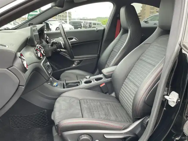 メルセデス・ベンツ ＣＬＡ２５０ シュポルト 4MATIC 東京都 2017(平29)年 3.2万km コスモスブラック レーダーセーフティパッケージ/純正HDDナビ/CD/DVD/Bluetooth/バックカメラ/ハーフレザー/シートヒーター/運転席パワーシート/パワーバックドア/LEDヘッドライト/クリアランスソナー/衝突被害軽減システム/レーダー探知機/運転席パワーシート/前席シートヒーター/純正18インチAW/保証書取扱説明書