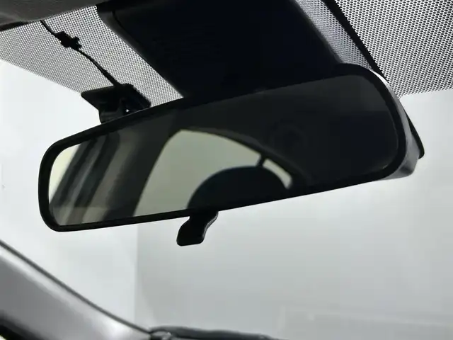 トヨタ アクア S グランパー 佐賀県 2021(令3)年 5.6万km ホワイトパールクリスタルシャイン 社外7インチナビ（AVIC-RZ403）/(Bluetooth.DVD)/衝突被害軽減システム/全方位バックカメラ/先行車発進お知らせ機能/車線逸脱警報/オートライト/オートマチックハイビーム/クリアランスソナー/ETC/前方ドライブレコーダー/LEDヘッドライト/純正フロアマット/スマートキー/スペアキー×1/プッシュスタート/電動格納ミラー