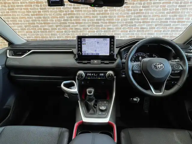 トヨタ ＲＡＶ４ アドベンチャー オフロードPKG 岩手県 2021(令3)年 3万km グレーメタリック ４WD/寒冷地仕様/TRDフロントバンパーガーニッシュ/TRDバックドアロアガーニッシュ/オーバーフェンダー/ルーフレール/パノラミックビューモニター/マルチテレインセレクト/ハンズフリーパワーバックドア/置くだけ充電/トヨタセーフティセンス/レーダークルーズコントロール/レーントレーシングアシスト/クリアランスソナー/ダウンヒルアシストコントロール/パワーシート（運転席）/シートヒーター・シートベンチレーション（前席）/ステアリングヒーター/MTモード付きAT/9インチディスプレイオーディオ/（ナビ/フルセグ/USB/Bluetooth/AppleCarPlay/AndroidAuto/ミラキャスト）/ETC/ドライブレコーダー/LEDヘッドランプ/純正18インチアルミホイール