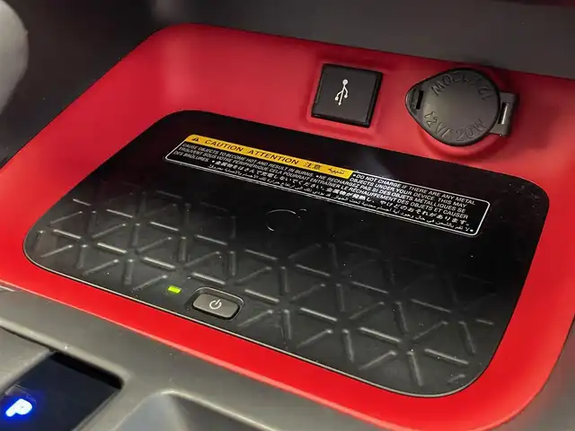 トヨタ ＲＡＶ４ アドベンチャー オフロードPKG 岩手県 2021(令3)年 3万km グレーメタリック ４WD/寒冷地仕様/TRDフロントバンパーガーニッシュ/TRDバックドアロアガーニッシュ/オーバーフェンダー/ルーフレール/パノラミックビューモニター/マルチテレインセレクト/ハンズフリーパワーバックドア/置くだけ充電/トヨタセーフティセンス/レーダークルーズコントロール/レーントレーシングアシスト/クリアランスソナー/ダウンヒルアシストコントロール/パワーシート（運転席）/シートヒーター・シートベンチレーション（前席）/ステアリングヒーター/MTモード付きAT/9インチディスプレイオーディオ/（ナビ/フルセグ/USB/Bluetooth/AppleCarPlay/AndroidAuto/ミラキャスト）/ETC/ドライブレコーダー/LEDヘッドランプ/純正18インチアルミホイール