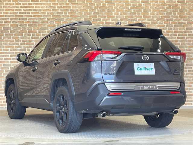 トヨタ ＲＡＶ４ アドベンチャー オフロードPKG 岩手県 2021(令3)年 3万km グレーメタリック ４WD/寒冷地仕様/TRDフロントバンパーガーニッシュ/TRDバックドアロアガーニッシュ/オーバーフェンダー/ルーフレール/パノラミックビューモニター/マルチテレインセレクト/ハンズフリーパワーバックドア/置くだけ充電/トヨタセーフティセンス/レーダークルーズコントロール/レーントレーシングアシスト/クリアランスソナー/ダウンヒルアシストコントロール/パワーシート（運転席）/シートヒーター・シートベンチレーション（前席）/ステアリングヒーター/MTモード付きAT/9インチディスプレイオーディオ/（ナビ/フルセグ/USB/Bluetooth/AppleCarPlay/AndroidAuto/ミラキャスト）/ETC/ドライブレコーダー/LEDヘッドランプ/純正18インチアルミホイール