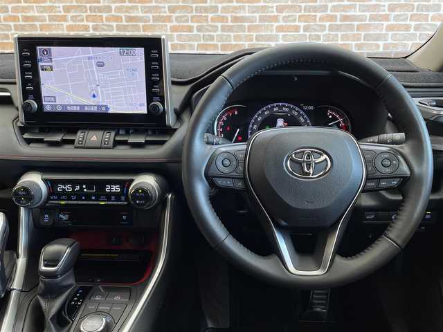 トヨタ ＲＡＶ４ アドベンチャー オフロードPKG 岩手県 2021(令3)年 3万km グレーメタリック ４WD/寒冷地仕様/TRDフロントバンパーガーニッシュ/TRDバックドアロアガーニッシュ/オーバーフェンダー/ルーフレール/パノラミックビューモニター/マルチテレインセレクト/ハンズフリーパワーバックドア/置くだけ充電/トヨタセーフティセンス/レーダークルーズコントロール/レーントレーシングアシスト/クリアランスソナー/ダウンヒルアシストコントロール/パワーシート（運転席）/シートヒーター・シートベンチレーション（前席）/ステアリングヒーター/MTモード付きAT/9インチディスプレイオーディオ/（ナビ/フルセグ/USB/Bluetooth/AppleCarPlay/AndroidAuto/ミラキャスト）/ETC/ドライブレコーダー/LEDヘッドランプ/純正18インチアルミホイール