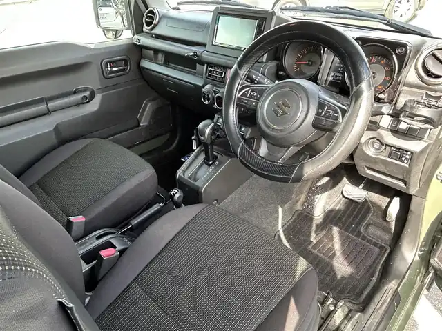 スズキ ジムニー XC 長野県 2020(令2)年 4.9万km ジャングルグリーン 社外ナビ（FM/AM、CD、IPOD、AUX）/ワンセグテレビ/クルーズコントロール追従無/社外ETC/社外ドライブレコーダー/横滑り防止装置/レーンキープアシスト/前席シートヒーター/ダウンヒルアシスト/盗難防止装置/センターデフロック/衝突軽減システム/ダブルサイドエアバック/背面タイヤ/LEDオートライト/社外フロアマット/エンジンスターター/革ステアリング/ドアバイザー/４WD/保証書、取扱説明書/社外アルミ付き冬タイヤ