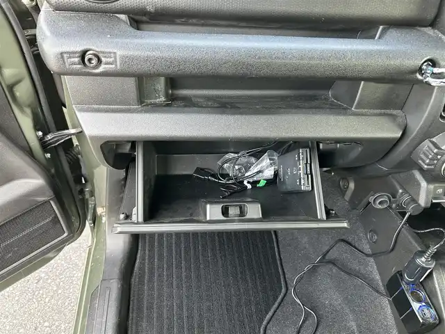 スズキ ジムニー XC 長野県 2020(令2)年 4.9万km ジャングルグリーン 社外ナビ（FM/AM、CD、IPOD、AUX）/ワンセグテレビ/クルーズコントロール追従無/社外ETC/社外ドライブレコーダー/横滑り防止装置/レーンキープアシスト/前席シートヒーター/ダウンヒルアシスト/盗難防止装置/センターデフロック/衝突軽減システム/ダブルサイドエアバック/背面タイヤ/LEDオートライト/社外フロアマット/エンジンスターター/革ステアリング/ドアバイザー/４WD/保証書、取扱説明書/社外アルミ付き冬タイヤ
