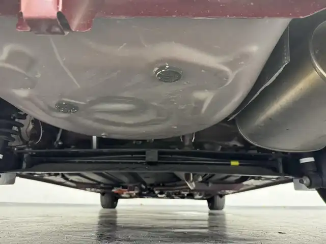 トヨタ シエンタ ハイブリッド ファンベースG 三重県 2022(令4)年 5.6万km ブラックマイカ/センシュアルレッドマイカ ハイブリッド/FF/インパネCVT/純正 7インチナビ NSZT-W68T/【OP】パノラミックビューモニター/両側パワースライドドア/ドライブレコーダー 前後/ビルトイン ETC/Toyota Safety Sense/・プリクラッシュセーフティ［PCS］/・レーンディパーチャーアラート［LDA］/・オートハイビーム［AHB］/・インテリジェントクリアランスソナー［パーキングサポートブレーキ（PKSB）（静止物）］/・先行車発進告知機能［TMN］/装備/・【OP】シートヒーターパッケージ（シートヒーター（D/N）、ステアリングヒーター）/・クルーズコントロール/・オートエアコン/・LEDヘッドランプ＆フロントフォグランプ/・プッシュスタート/・純正ホイールキャップ＆15インチスチールホイール/・保/取/ナビ取/・スマートキーx2