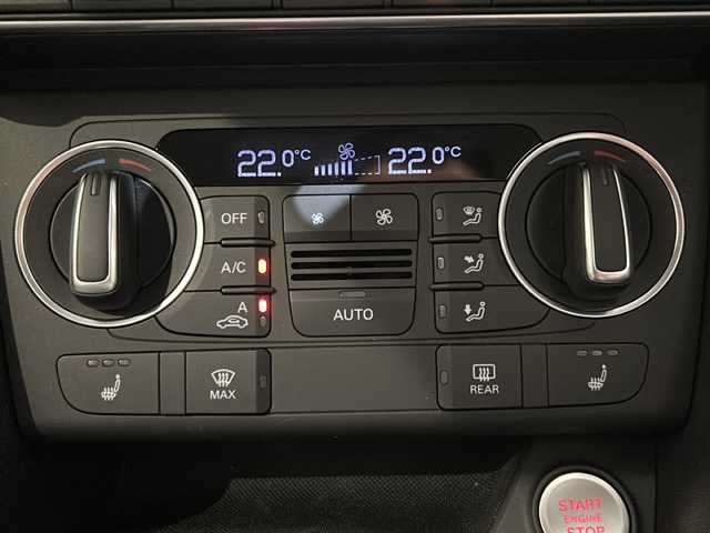 アウディ Ｑ３ 2．0 TFSI クワトロ 180PS 新潟県 2017(平29)年 2.8万km グレイシアホワイトメタリック コンビニエンスパッケージ/・アドバンストキーシステム/・アウディパーキングシステムリヤビューカメラ/レザー パッケージ/・ファインナッパレザー  /・シートヒーター (フロント)・/・デコラティブパネル　 ウォルナットバルサミックブラウン/LEDパッケージ/・LEDヘッドライト/・ヘッドライトウォッシャー/・LEDリヤダイナミックターンインディケーター/MMIナビゲーション/・SSDナビゲーション/・CD/DVD/ミュージックサーバー/ラジオ/Bluetooth/フルセグ/ドライブレコーダー/ETC/ドアバイザー/純正フロアマット