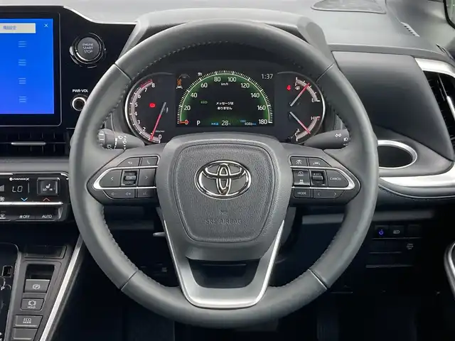 トヨタ ヴォクシー S－Z 千葉県 2024(令6)年 0.4万km アティチュードブラックマイカ ワンオーナー/純正10.5インチディスプレイオーディオプラス/(フルセグTV CD DVD BT FM AM HDMI)/快適利便パッケージ/プロジェクター式LEDヘッドライト/純正フリップダウンモニター/シートヒーター/前後ドライブレコーダー/バックカメラ/衝突被害軽減システム/車線逸脱警報/クルーズコントロール/ハーフレザーシート/両側パワースライドドア/ハンズフリーオートスライドドア/横滑り防止装置/ETC2.0/LEDヘッドライト/フォグランプ/オートライト/ウィンカーミラー/電動格納ミラー/純正17インチAW/シートリフター/ステアリングヒーター/TVキャンセラー/プッシュスタート/スマートキー/フロアマット/ドアバイザー/取扱説明書/保証書