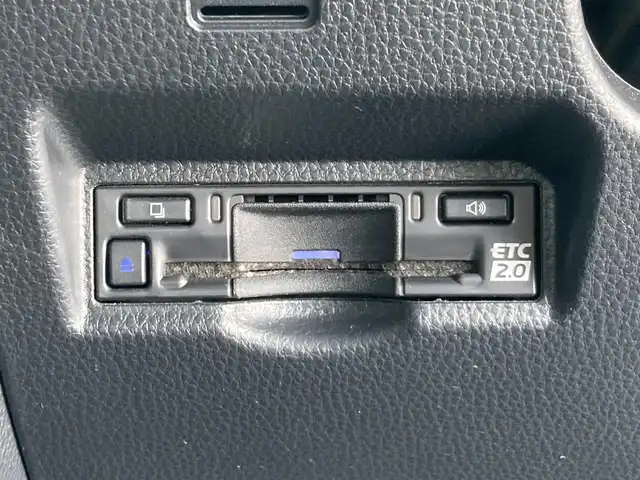 トヨタ ヴォクシー S－Z 千葉県 2024(令6)年 0.4万km アティチュードブラックマイカ ワンオーナー/純正10.5インチディスプレイオーディオプラス/(フルセグTV CD DVD BT FM AM HDMI)/快適利便パッケージ/プロジェクター式LEDヘッドライト/純正フリップダウンモニター/シートヒーター/前後ドライブレコーダー/バックカメラ/衝突被害軽減システム/車線逸脱警報/クルーズコントロール/ハーフレザーシート/両側パワースライドドア/ハンズフリーオートスライドドア/横滑り防止装置/ETC2.0/LEDヘッドライト/フォグランプ/オートライト/ウィンカーミラー/電動格納ミラー/純正17インチAW/シートリフター/ステアリングヒーター/TVキャンセラー/プッシュスタート/スマートキー/フロアマット/ドアバイザー/取扱説明書/保証書