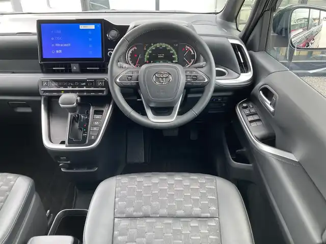 トヨタ ヴォクシー S－Z 千葉県 2024(令6)年 0.4万km アティチュードブラックマイカ ワンオーナー/純正10.5インチディスプレイオーディオプラス/(フルセグTV CD DVD BT FM AM HDMI)/快適利便パッケージ/プロジェクター式LEDヘッドライト/純正フリップダウンモニター/シートヒーター/前後ドライブレコーダー/バックカメラ/衝突被害軽減システム/車線逸脱警報/クルーズコントロール/ハーフレザーシート/両側パワースライドドア/ハンズフリーオートスライドドア/横滑り防止装置/ETC2.0/LEDヘッドライト/フォグランプ/オートライト/ウィンカーミラー/電動格納ミラー/純正17インチAW/シートリフター/ステアリングヒーター/TVキャンセラー/プッシュスタート/スマートキー/フロアマット/ドアバイザー/取扱説明書/保証書