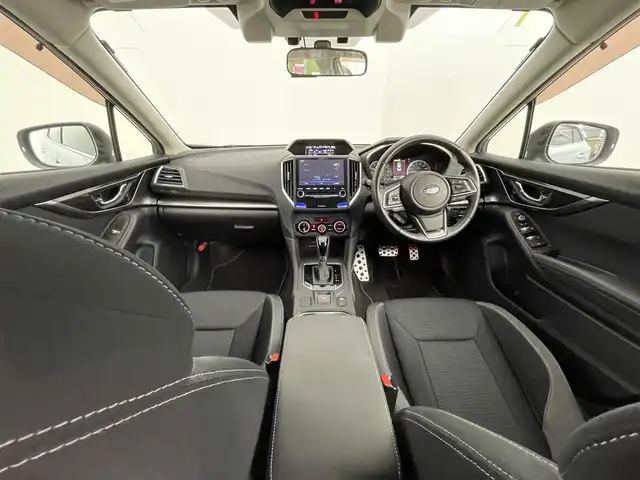 スバル インプレッサ スポーツ 2．0i－S アイサイト 道央・札幌 2017(平29)年 1.3万km アイスシルバーメタリック ・４WD/・寒冷地仕様/・純正メモリナビ/CD/DVD/SD/BT/iPod/・フルセグTV/・バックカメラ/・ドライブレコーダー前のみ/・アイサイト/・レーンキープアシスト/・アダプティブクルーズコントロール/・横滑り防止装置/・盗難防止装置/・ヒルスタートアシスト/・アイドリングストップ/・ステアリングヒーター/・D+N席パワーシート/・LEDヘッドライト/・オートライト/・フォグランプ/・純正18インチAW/・純正フロアマット/・プッシュスタート/・スマートキー/・スペアキー/・保証書/・取扱説明書