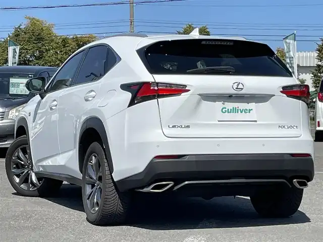 レクサス ＮＸ 200t Fスポーツ 道央・札幌 2015(平27)年 3.8万km ホワイトノーヴァガラスフレーク ４ＷＤ/寒冷地仕様/メーカーナビ/【ＣＤ／ＤＶＤ／ＢＤ／ＳＤ／ＶＴＲ／ＡＵＸ／フルセグＴＶ】/マークレビンソン/アクティブサウンドコントロール/パノラミックビューモニター/バックカメラ/レザーシート/前席シートヒーター／エアシート/後席電動格納シート/運転席シートメモリ/革巻きステアリング/ステアリングヒーター/ステアリングスイッチ/パドルシフト/３眼ヘッドランプ/ＬＥＤ/フォグランプ/リアフォグランプ/オートライト/オートハイビーム/プリクラッシュセーフティ/レーンキープアシスト/ブラインドスポットモニタ/オートブレーキホールド/ヘッドアップディスプレイ/ドアミラーヒーター/ウィンカーミラー/電動格納ミラー/パワーバックドア/自動防眩ルームミラー/スカッフプレート/ＡＣ１００Ｖ/プッシュスタート/スマートキー/新車時保証書
