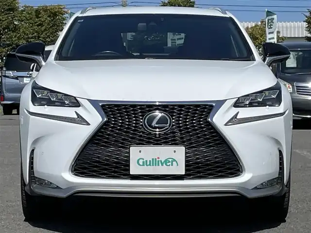 レクサス ＮＸ 200t Fスポーツ 道央・札幌 2015(平27)年 3.8万km ホワイトノーヴァガラスフレーク ４ＷＤ/寒冷地仕様/メーカーナビ/【ＣＤ／ＤＶＤ／ＢＤ／ＳＤ／ＶＴＲ／ＡＵＸ／フルセグＴＶ】/マークレビンソン/アクティブサウンドコントロール/パノラミックビューモニター/バックカメラ/レザーシート/前席シートヒーター／エアシート/後席電動格納シート/運転席シートメモリ/革巻きステアリング/ステアリングヒーター/ステアリングスイッチ/パドルシフト/３眼ヘッドランプ/ＬＥＤ/フォグランプ/リアフォグランプ/オートライト/オートハイビーム/プリクラッシュセーフティ/レーンキープアシスト/ブラインドスポットモニタ/オートブレーキホールド/ヘッドアップディスプレイ/ドアミラーヒーター/ウィンカーミラー/電動格納ミラー/パワーバックドア/自動防眩ルームミラー/スカッフプレート/ＡＣ１００Ｖ/プッシュスタート/スマートキー/新車時保証書