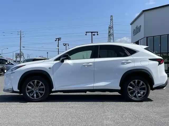 レクサス ＮＸ 200t Fスポーツ 道央・札幌 2015(平27)年 3.8万km ホワイトノーヴァガラスフレーク ４ＷＤ/寒冷地仕様/メーカーナビ/【ＣＤ／ＤＶＤ／ＢＤ／ＳＤ／ＶＴＲ／ＡＵＸ／フルセグＴＶ】/マークレビンソン/アクティブサウンドコントロール/パノラミックビューモニター/バックカメラ/レザーシート/前席シートヒーター／エアシート/後席電動格納シート/運転席シートメモリ/革巻きステアリング/ステアリングヒーター/ステアリングスイッチ/パドルシフト/３眼ヘッドランプ/ＬＥＤ/フォグランプ/リアフォグランプ/オートライト/オートハイビーム/プリクラッシュセーフティ/レーンキープアシスト/ブラインドスポットモニタ/オートブレーキホールド/ヘッドアップディスプレイ/ドアミラーヒーター/ウィンカーミラー/電動格納ミラー/パワーバックドア/自動防眩ルームミラー/スカッフプレート/ＡＣ１００Ｖ/プッシュスタート/スマートキー/新車時保証書