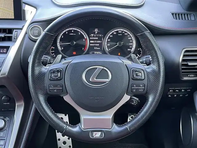 レクサス ＮＸ 200t Fスポーツ 道央・札幌 2015(平27)年 3.8万km ホワイトノーヴァガラスフレーク ４ＷＤ/寒冷地仕様/メーカーナビ/【ＣＤ／ＤＶＤ／ＢＤ／ＳＤ／ＶＴＲ／ＡＵＸ／フルセグＴＶ】/マークレビンソン/アクティブサウンドコントロール/パノラミックビューモニター/バックカメラ/レザーシート/前席シートヒーター／エアシート/後席電動格納シート/運転席シートメモリ/革巻きステアリング/ステアリングヒーター/ステアリングスイッチ/パドルシフト/３眼ヘッドランプ/ＬＥＤ/フォグランプ/リアフォグランプ/オートライト/オートハイビーム/プリクラッシュセーフティ/レーンキープアシスト/ブラインドスポットモニタ/オートブレーキホールド/ヘッドアップディスプレイ/ドアミラーヒーター/ウィンカーミラー/電動格納ミラー/パワーバックドア/自動防眩ルームミラー/スカッフプレート/ＡＣ１００Ｖ/プッシュスタート/スマートキー/新車時保証書