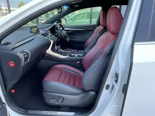 レクサス ＮＸ 200t Fスポーツ 道央・札幌 2015(平27)年 3.8万km ホワイトノーヴァガラスフレーク ４ＷＤ/寒冷地仕様/メーカーナビ/【ＣＤ／ＤＶＤ／ＢＤ／ＳＤ／ＶＴＲ／ＡＵＸ／フルセグＴＶ】/マークレビンソン/アクティブサウンドコントロール/パノラミックビューモニター/バックカメラ/レザーシート/前席シートヒーター／エアシート/後席電動格納シート/運転席シートメモリ/革巻きステアリング/ステアリングヒーター/ステアリングスイッチ/パドルシフト/３眼ヘッドランプ/ＬＥＤ/フォグランプ/リアフォグランプ/オートライト/オートハイビーム/プリクラッシュセーフティ/レーンキープアシスト/ブラインドスポットモニタ/オートブレーキホールド/ヘッドアップディスプレイ/ドアミラーヒーター/ウィンカーミラー/電動格納ミラー/パワーバックドア/自動防眩ルームミラー/スカッフプレート/ＡＣ１００Ｖ/プッシュスタート/スマートキー/新車時保証書