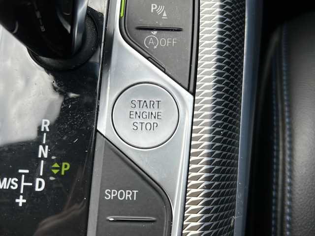 ＢＭＷ ３２０ｄ xDrive Mスポーツ 東京都 2019(令1)年 6.3万km サファイアブラックP 純正iDrive第７世代（Bluetooth接続、バックカメラ、フルセグテレビ）/前後ドライブレコーダー/アイドリングストップ/プッシュスタート/パーキングアシスト/純正ETC/スマートキー/USB端子入力/前席パワーシート/シートヒーター/純正アルミホイール/ABS/クルーズコントロール/レーンキープアシスト/前後コーナーセンサー/オートライト/オートマチックハイビーム