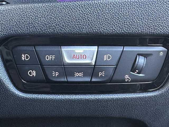 ＢＭＷ ３２０ｄ xDrive Mスポーツ 東京都 2019(令1)年 6.3万km サファイアブラックP 純正iDrive第７世代（Bluetooth接続、バックカメラ、フルセグテレビ）/前後ドライブレコーダー/アイドリングストップ/プッシュスタート/パーキングアシスト/純正ETC/スマートキー/USB端子入力/前席パワーシート/シートヒーター/純正アルミホイール/ABS/クルーズコントロール/レーンキープアシスト/前後コーナーセンサー/オートライト/オートマチックハイビーム