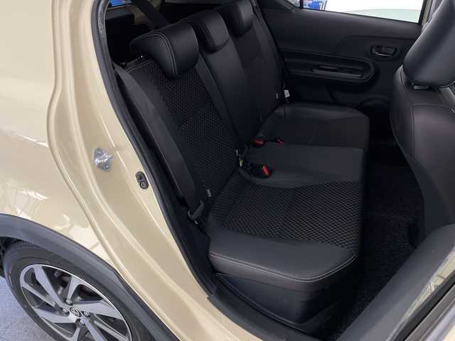 トヨタ アクア クロスオーバー 宮崎県 2018(平30)年 5.7万km ベージュ ワンオーナー/Toyota Safety Sense/〇プリクラシュセーフティ/〇レーンディパーチャーアラート/〇オートマチックハイビーム/〇先行車発進/社外7インチSDナビ/フルセグTV/CD/DVD/Bluetooth/バックカメラ/ハーフレザーシート/シートヒーター/ビルトインETC/純正ドライブレコーダー/純正16インチAW/スマートキー×２/保証書/取扱説明書