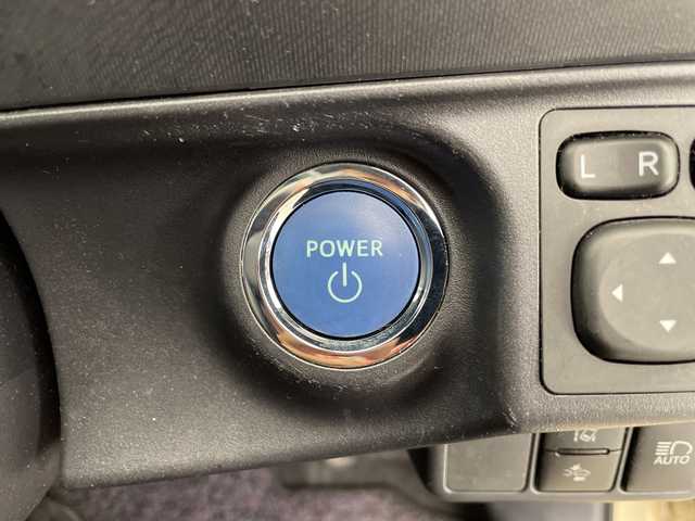 トヨタ アクア クロスオーバー 宮崎県 2018(平30)年 5.7万km ベージュ ワンオーナー/Toyota Safety Sense/〇プリクラシュセーフティ/〇レーンディパーチャーアラート/〇オートマチックハイビーム/〇先行車発進/社外7インチSDナビ/フルセグTV/CD/DVD/Bluetooth/バックカメラ/ハーフレザーシート/シートヒーター/ビルトインETC/純正ドライブレコーダー/純正16インチAW/スマートキー×２/保証書/取扱説明書