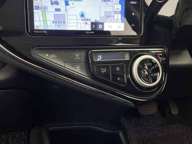 トヨタ アクア クロスオーバー 宮崎県 2018(平30)年 5.7万km ベージュ ワンオーナー/Toyota Safety Sense/〇プリクラシュセーフティ/〇レーンディパーチャーアラート/〇オートマチックハイビーム/〇先行車発進/社外7インチSDナビ/フルセグTV/CD/DVD/Bluetooth/バックカメラ/ハーフレザーシート/シートヒーター/ビルトインETC/純正ドライブレコーダー/純正16インチAW/スマートキー×２/保証書/取扱説明書