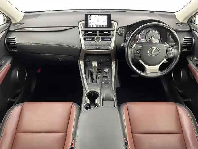 レクサス ＮＸ 200t Iパッケージ 大阪府 2016(平28)年 5.1万km グラファイトブラックガラスフレーク 衝突軽減ブレーキ/純正SDナビ/　Bluetooth/フルセグ/CD/DVD/AUX/バックカメラ/サイドカメラ/パワーバックドア/デジタルインナーミラー/LEDオートヘッドライト/フォグランプ/禁煙車/ポジションメモリー付パワーシート/シートヒーター/ステアリングヒーター/レーダークルーズコントロール/スマートキー/ビルトインETC/パドルシフト/ナノイー