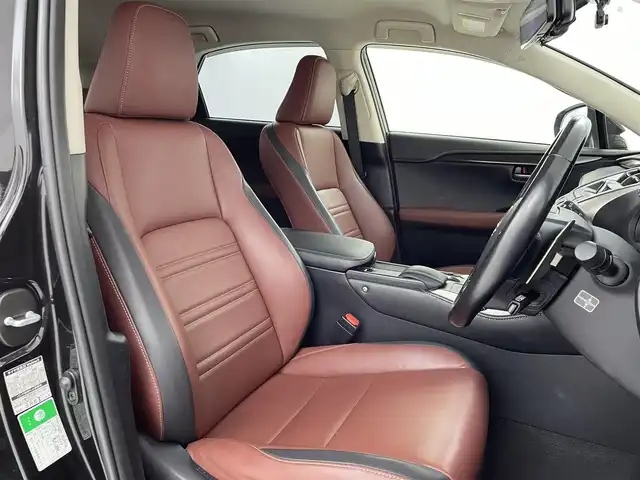 レクサス ＮＸ 200t Iパッケージ 大阪府 2016(平28)年 5.1万km グラファイトブラックガラスフレーク 衝突軽減ブレーキ/純正SDナビ/　Bluetooth/フルセグ/CD/DVD/AUX/バックカメラ/サイドカメラ/パワーバックドア/デジタルインナーミラー/LEDオートヘッドライト/フォグランプ/禁煙車/ポジションメモリー付パワーシート/シートヒーター/ステアリングヒーター/レーダークルーズコントロール/スマートキー/ビルトインETC/パドルシフト/ナノイー